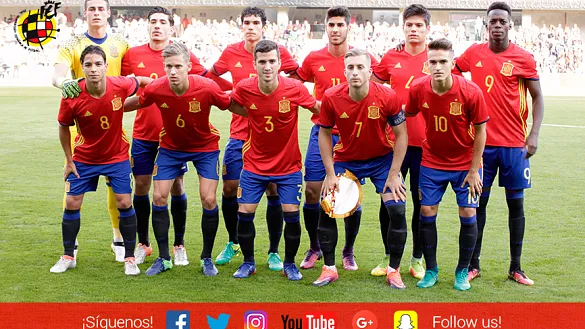 La Selección Sub-21 posa en el estadio de Pasarón en Pontevedra