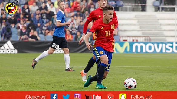 Denis Suárez durante el encuentro frente a Estonia en Pontevedra