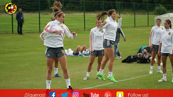 la Selección española Sub-19 femenina se entrena en Irlanda del Norte