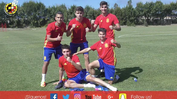 VÍDEO | El buen ambiente protagoniza la antesala del duelo ante Grecia