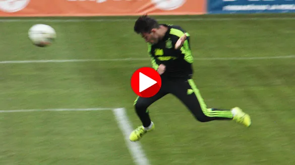 Golazo de Munir durante su entrenamiento con la Sub-21