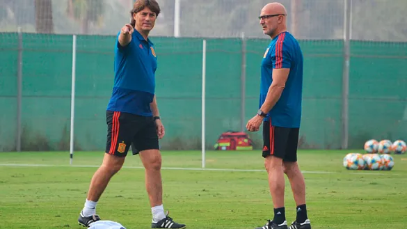 Julen Guerrero, seleccionador Sub-15, junto al responsable de la Sub-21, Luis de la Fuente