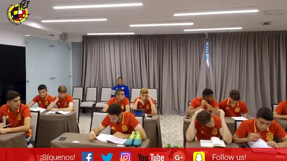 VÍDEO | Los internacionales Sub-17 utilizan una hora al día para estudiar