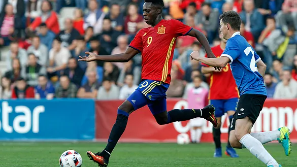 Iñaki Williams durante un partido con la Selección española Sub-21