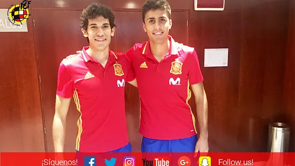 Jesús Vallejo y Rodri Hernández a su llegada a la concentración de la Selección española Sub-21