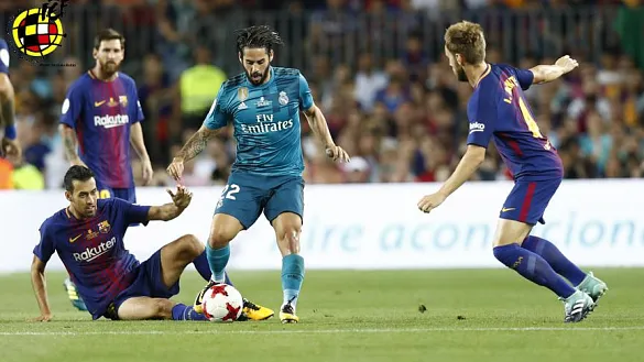 Isco ante el FC Barcelona