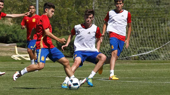 GALERÍA | Estas son las mejores imágenes del entrenamiento de la Sub-16 