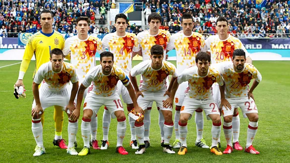 La Selección Española forma antes de su encuentro frente a Bosnia en St. Gallen