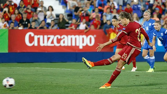 Irene Paredes, elegida en el once ideal en su temporada de debut en Francia