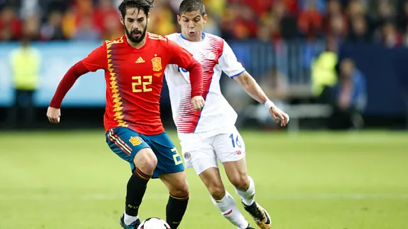Isco alarcón durante un encuentro con España