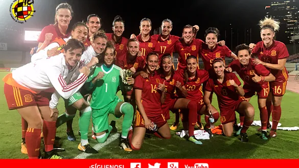 España celebra su victoria en Israel