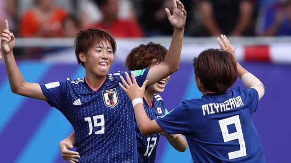 La selección japonesa celebra un tanto en la semifinal frente a Inglaterra