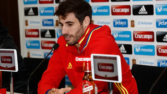 Javi Martínez atendió a los medios en rueda de prensa