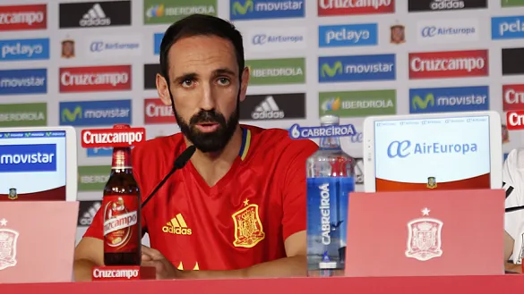 Juanfran, en rueda de prensa con la Selección 