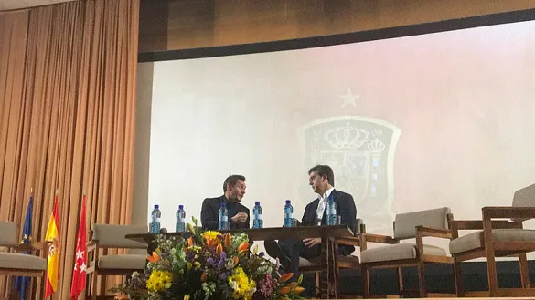 Julen Lopetegui da una conferencia en la Universidad Politécnica de Madrid