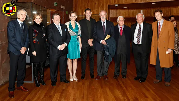 Juan Luis Larrea acude a un homenaje al internacional Ladislao Kubala