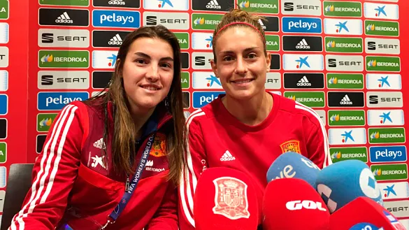 Patricia Guijarro y Alexia Putellas durante su rueda de prensa en Reims