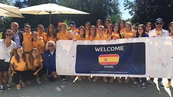 La Selección Sub-20 femenina a su llegada a Pont-Aven (Francia)