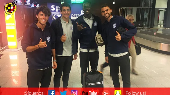 Los jugadores de la Selección española Sub-21 a su llegada a Polonia