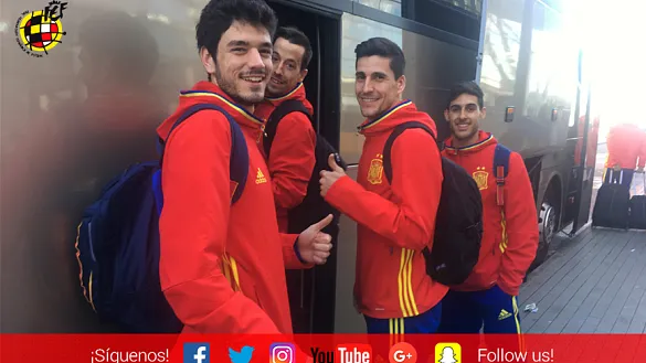 Tolrà, Lin, Ortiz y Adolfo a la llegada de la Selección de Fútbol Sala a Polonia