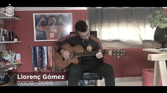 Llorenç a la guitarra