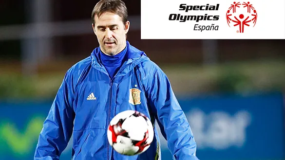 El Seleccionador nacional, Julen Lopetegui, durante un entrenamiento del combinado nacional
