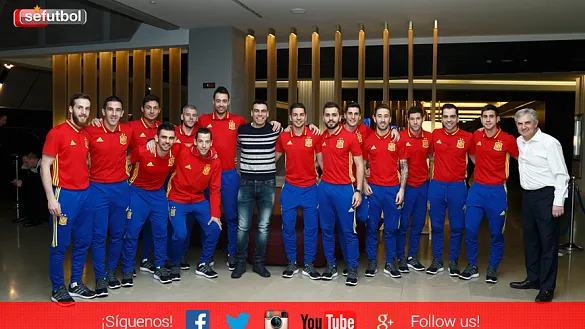 Sergio Lozano junto a sus compañeros en Belgrado