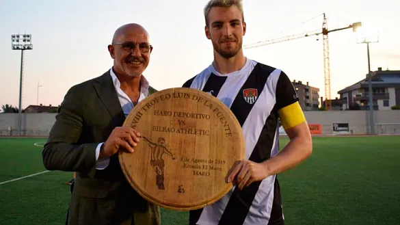Luis de la Fuente entrega el trofeo que lleva su nombre en Haro