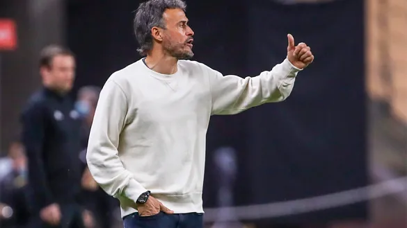 El seleccionador nacional, Luis Enrique Martínez, durante un momento del partido en Sevilla