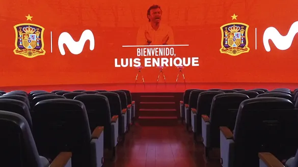 La espectacular puesta de largo de Luis Enrique, a ritmo de "time-lapse"