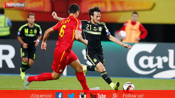 David Silva dispara a puerta durante el último partido jugado por España