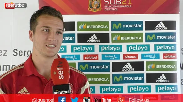 Javier Manquillo atiende a SeFutbol