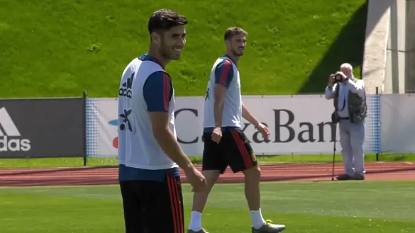 Golazo de Marco Asensio en el entrenamiento de la Selección