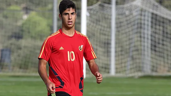 Marco Asensio entrenando con la Sub-19