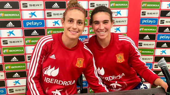 Alexia Putellas y Mariona Caldentey tras su rueda de prensa en Deauville