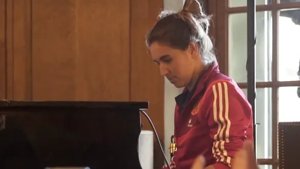 Mariona Caldentey al piano en Francia