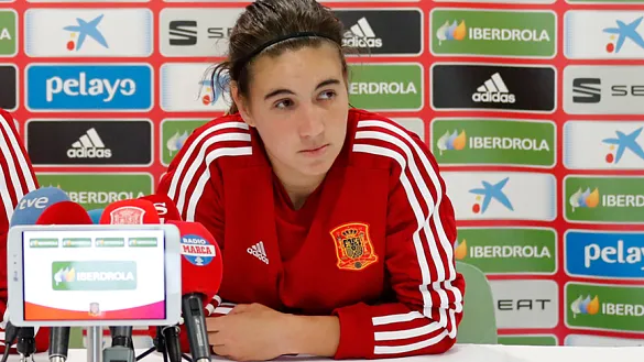 Caldentey durante su rueda de prensa en Francia