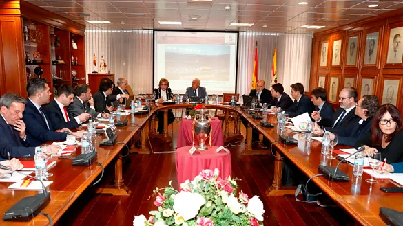 Reunión mantenida por los finalistas del Campeonato de España-Copa de SM el Rey en la sede de la RFEF