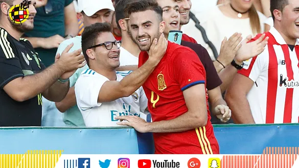 Borja Mayoral celebra un gol con la selección española Sub-21