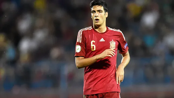 Mikel Merino durante un partido con la Selección Española Sub-19