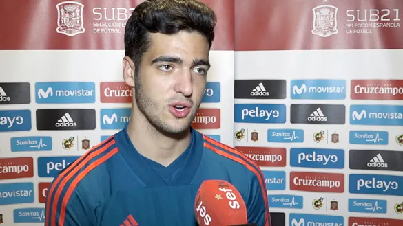 Mikel Merino durante la entrevista previa al encuentro frente a Irlanda del Norte