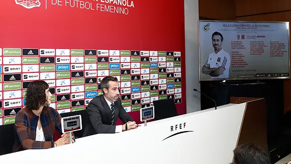 Jorge Vilda y Montse Tomé en rueda de prensa