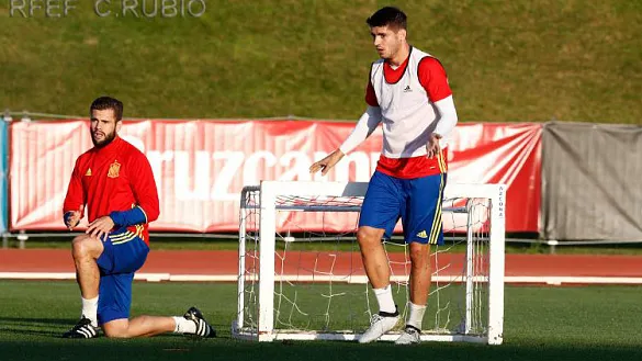 Álvaro Morata y Nacho Fernández entrenan en Las Rozas