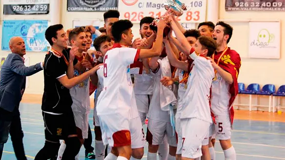 La selección de la Región de Murcia celebra la conquista del Campeonato de España Sub-16 de selecciones autonómicas de Fútbol Sala