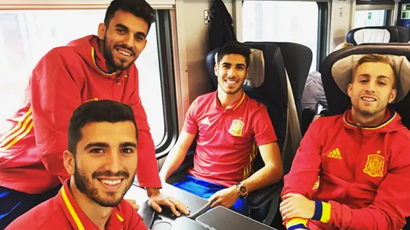 Los jugadores de la Selección Sub-21 durante el viaje de Bydgoszcz a Cracovia