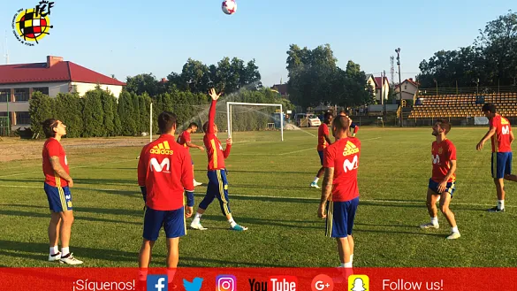 Los jugadores de la Selección española Sub-21 se entrenan en Cracovia