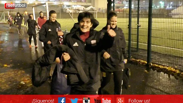 Las jugadoras de la Selección Española se han entrenado bajo la fuerte lluvia de Helsinki