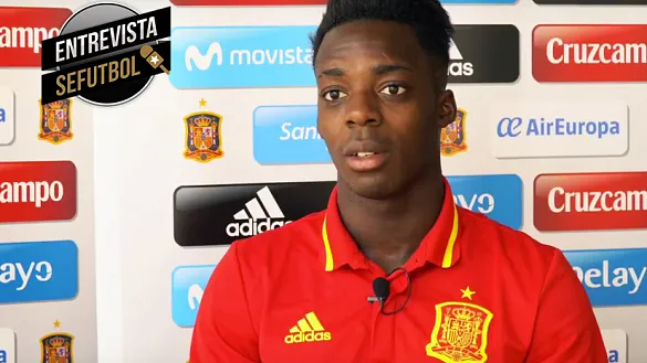 El jugador internacional Sub-21 Iñaki Williams durante la entrevista concedida a SEFUTBOL