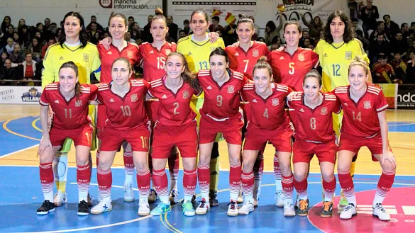 La Selección Española Femenina de Fútbol Sala posa antes de su encuentro frente a Rusia en Alcázar de San Juan