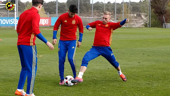 Gerard Deulofeu y Marco Asensio durante el entrenamiento de los Sub-21 en Las Rozas